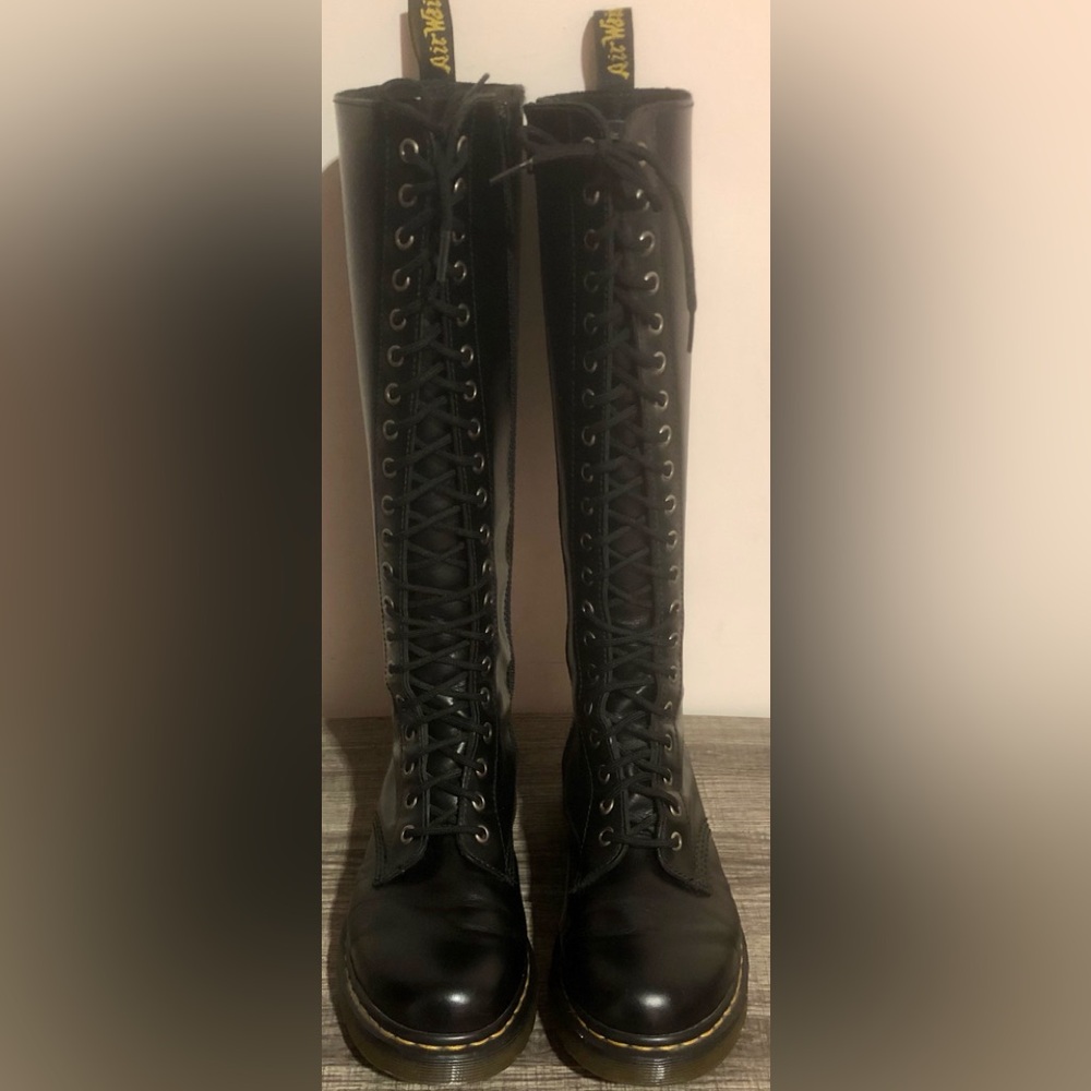 1B60 Dr Marten Virginia Leather Knee High Boots Sz 7/38 Black